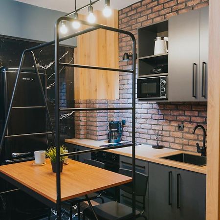 New Modern Ground Floor Apartment By The Sea 塞萨洛尼基 外观 照片