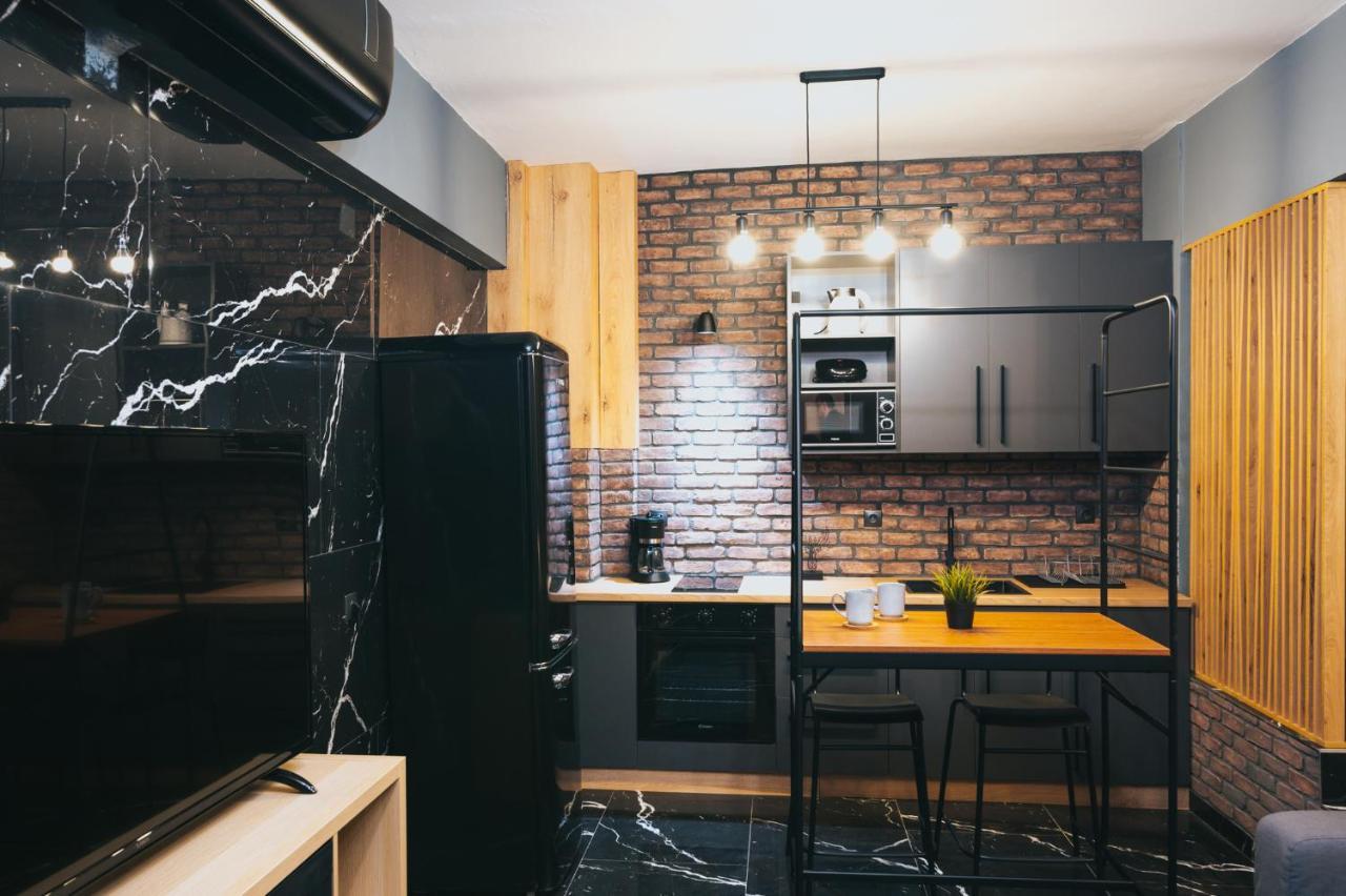 New Modern Ground Floor Apartment By The Sea 塞萨洛尼基 外观 照片